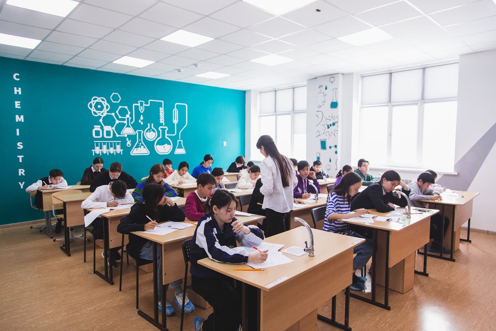 Aqbobek International School