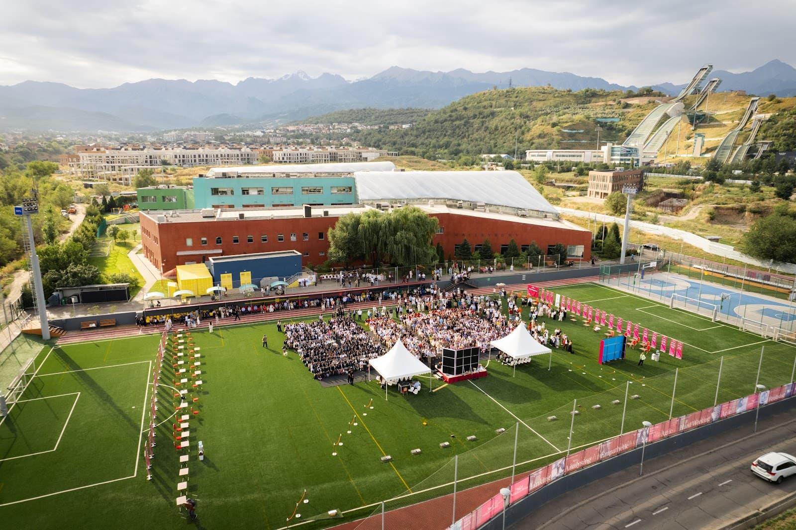 Haileybury Almaty (Хейлибери Алматы)